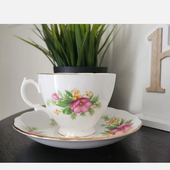 Royal Vale Tea set of 2 Pink Floral Pattern Vintage Bone China from England - Picture 10 of 10
